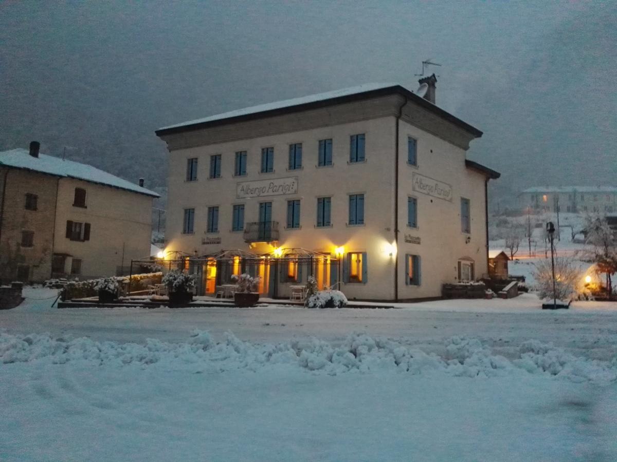 Albergo Parigi Arsie Exterior photo