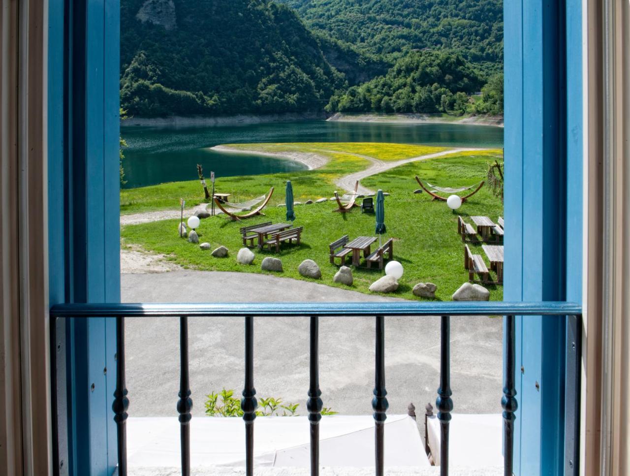 Albergo Parigi Arsie Exterior photo