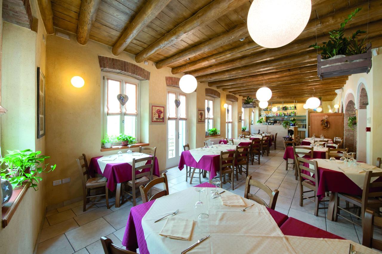 Albergo Parigi Arsie Exterior photo